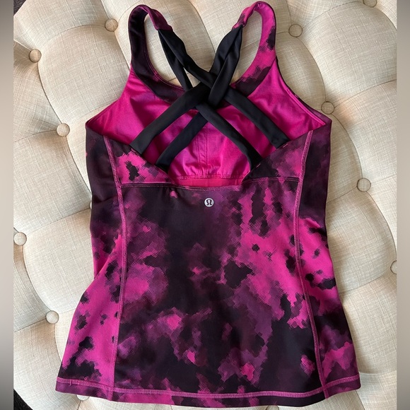 Lululemon Enhearten Tank
Blooming Pixie Raspberry Black/Black - Picture 12 of 16